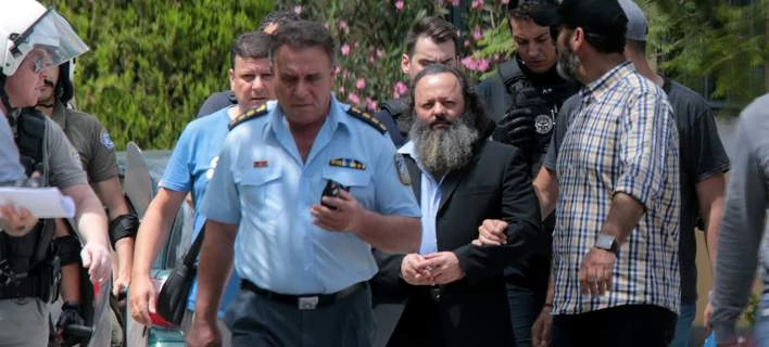 Αρτέμης Σώρρας: Δηλώνει πολιτικός κρατούμενος – Επιμένει για τα 600 δισ.